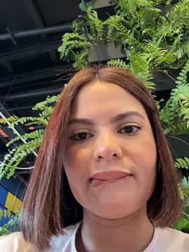 Irina Velvett online show from May 6, 2026, 10:25 pm