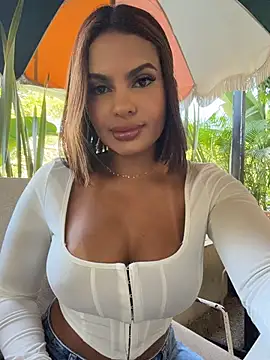 Snapshot of Irina_Velvett chatting on July 7, 2026, 8:01 pm Irina Velvett online show from July 7, 2026, 8:01 pm
