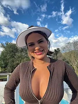 Snapshot of Irina_Velvett chatting on July 14, 2026, 10:27 pm Irina Velvett online show from July 14, 2026, 10:27 pm
