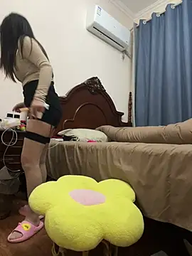 Molly-xiao online show from January 18, 2026, 11:24 am