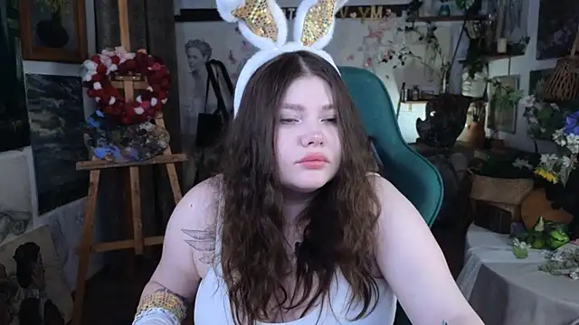 SweetBear  online show from February 4, 2026, 1:50 pm