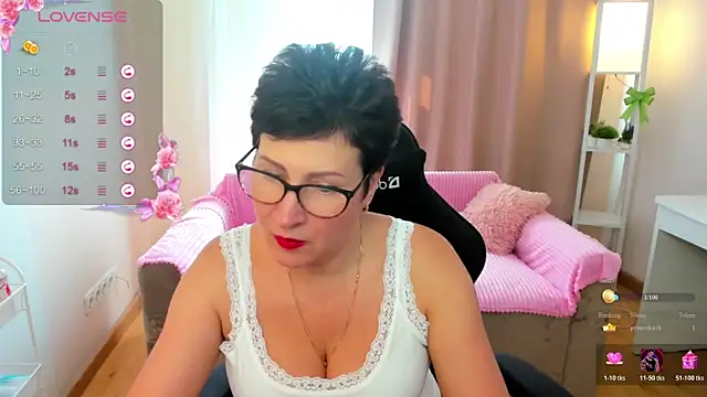 Snapshot of JennyMons chatting on June 7, 2026, 8:19 am JennyMons online show from June 7, 2026, 8:19 am