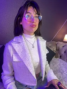 luna gv online show from March 9, 2026, 10:30 am