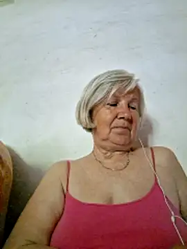 Snapshot of KlaudiaDarling chatting on June 11, 2026, 8:44 am KlaudiaDarling online show from June 11, 2026, 8:44 am