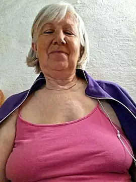 Snapshot of KlaudiaDarling chatting on June 3, 2026, 2:33 pm KlaudiaDarling online show from June 3, 2026, 2:33 pm