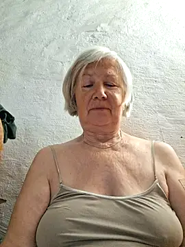 Snapshot of KlaudiaDarling chatting on June 15, 2026, 2:17 pm KlaudiaDarling online show from June 15, 2026, 2:17 pm
