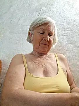 Snapshot of KlaudiaDarling chatting on June 17, 2026, 10:14 am KlaudiaDarling online show from June 17, 2026, 10:14 am