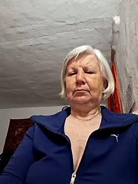 KlaudiaDarling online show from April 22, 2026, 2:29 am