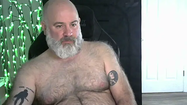 XJJ77x online show from May 15, 2026, 2:31 am