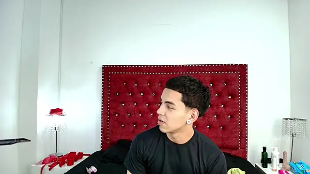 Jaden and sofia online show from May 14, 2026, 3:03 am