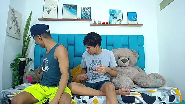 Snapshot of Interracial_Snow_Bunny chatting on March 21, 2026, 7:07 pm Interracial Snow Bunny online show from March 21, 2026, 7:07 pm