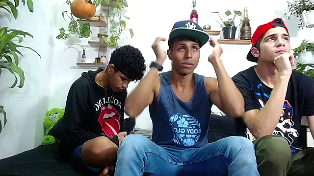 Snapshot of Interracial_Snow_Bunny chatting on March 7, 2026, 11:10 pm Interracial Snow Bunny online show from March 7, 2026, 11:10 pm