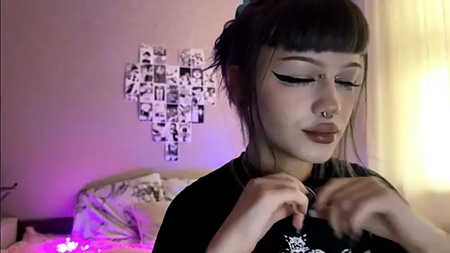 dieonisiaaaa online show from January 18, 2026, 8:18 am