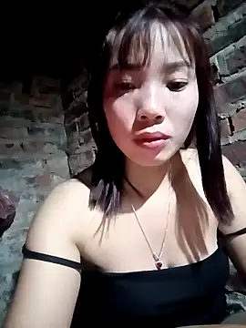 yeutinh00 online show from January 12, 2026, 6:04 pm