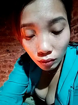 yeutinh00 online show from January 5, 2026, 6:22 pm