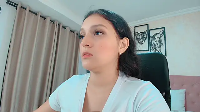 Snapshot of littlemolly_walcott chatting on July 11, 2026, 1:39 am littlemolly walcott online show from July 11, 2026, 1:39 am