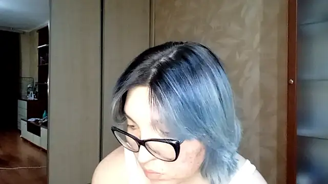 EvonTabb online show from February 10, 2026, 2:05 pm