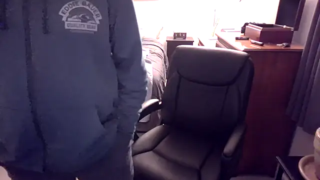 Snapshot of MatureSexy1700 chatting on January 15, 2026, 2:15 am MatureSexy1700 online show from January 15, 2026, 2:15 am