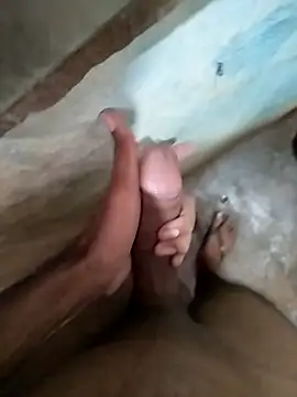 vitorpau22cm online show from February 8, 2026, 8:39 pm