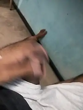 vitorpau22cm online show from January 14, 2026, 1:20 am