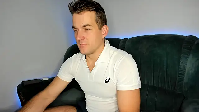 Snapshot of OskarGradient chatting on January 8, 2026, 5:46 am OskarGradient online show from January 8, 2026, 5:46 am