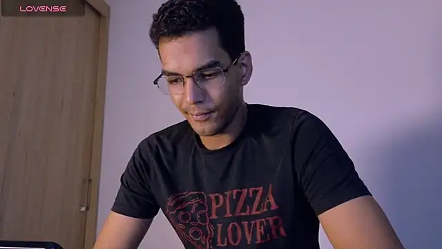 Pikashu7u7 online show from March 15, 2026, 11:01 pm