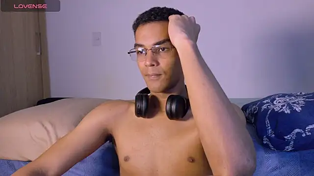 Pikashu7u7 online show from March 12, 2026, 4:07 am