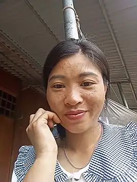 Snapshot of Hiniyk2 chatting on June 27, 2026, 3:23 am Hiniyk2 online show from June 27, 2026, 3:23 am