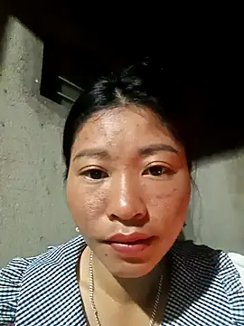Snapshot of Hiniyk2 chatting on August 3, 2026, 10:36 pm Hiniyk2 online show from August 3, 2026, 10:36 pm