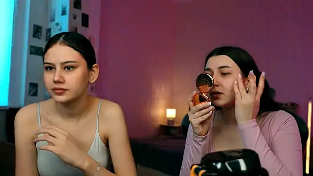 Doublechocolatee online show from February 2, 2026, 9:41 am