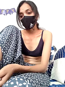 Snapshot of Honey_lily-93 chatting on February 8, 2026, 8:12 am Honey lily-93 online show from February 8, 2026, 8:12 am