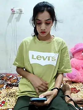 Snapshot of Honey_lily-93 chatting on March 15, 2026, 7:48 am Honey lily-93 online show from March 15, 2026, 7:48 am