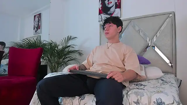 Snapshot of Liam_saint chatting on March 5, 2026, 1:30 pm Liam saint online show from March 5, 2026, 1:30 pm