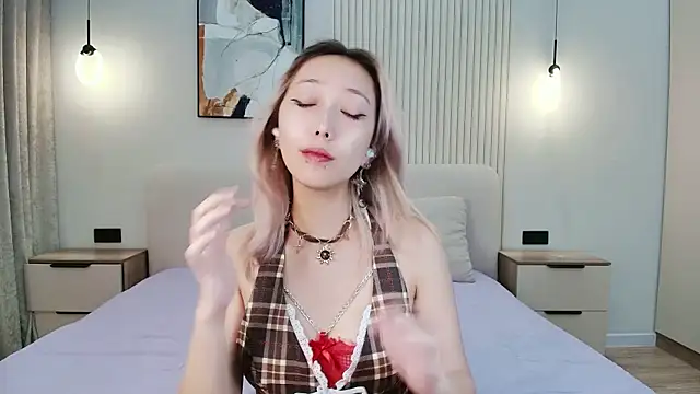 jasmilee online show from May 1, 2026, 7:41 pm