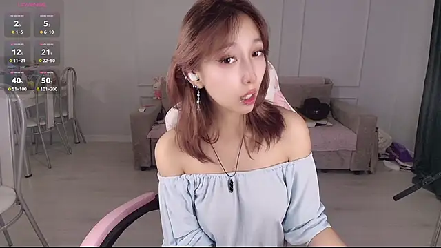 jasmilee online show from June 21, 2026, 2:56 pm