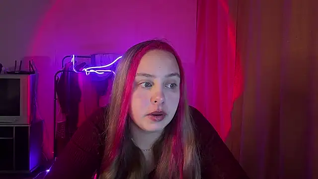 ZoraDearmon online show from February 1, 2026, 9:13 pm