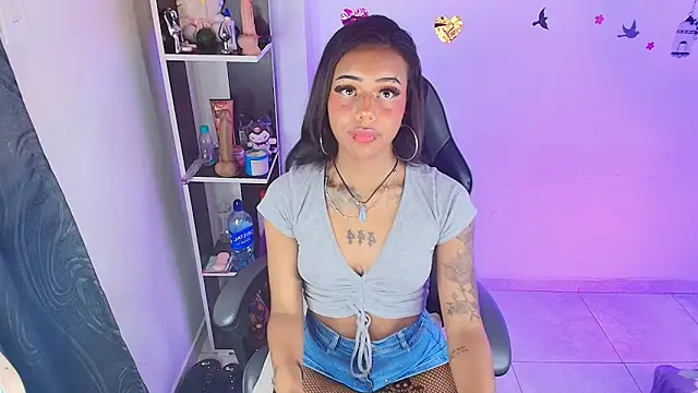 NYXHELLSQUEEN online show from April 22, 2026, 9:21 pm