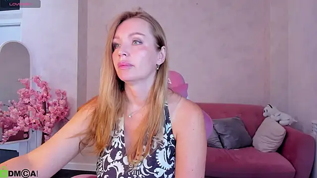 Marie Hayes online show from June 25, 2026, 1:14 am