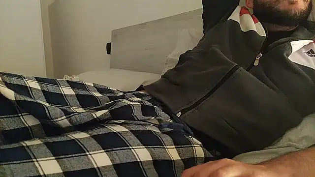 Snapshot of Reb_born89 chatting on February 13, 2026, 3:56 pm Reb born89 online show from February 13, 2026, 3:56 pm