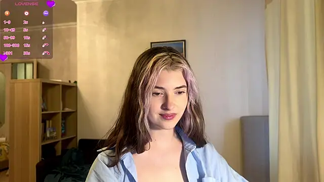 Dia DeAmas online show from April 28, 2026, 2:43 pm
