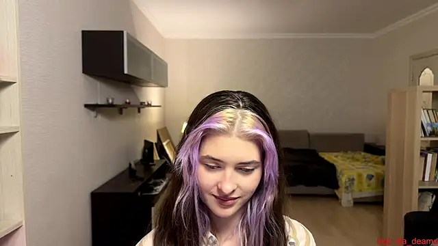 Dia DeAmas online show from April 20, 2026, 3:46 pm