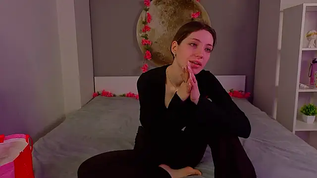 BrianneMallory online show from March 16, 2026, 6:17 am