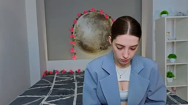 BrianneMallory online show from February 15, 2026, 6:14 am