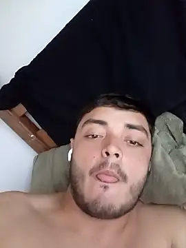 Juninho18c online show from April 16, 2026, 1:23 pm