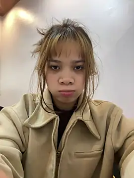 Snapshot of Fox_small chatting on January 12, 2026, 8:32 am Fox small online show from January 12, 2026, 8:32 am