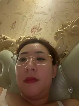 Jingjingxiang-520 online show from May 13, 2026, 2:57 pm