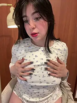 Snapshot of evelynrosess1 chatting on June 25, 2026, 11:21 pm evelynrosess1 online show from June 25, 2026, 11:21 pm