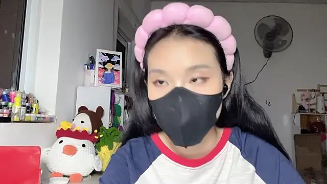 Tieu-May online show from May 6, 2026, 8:57 pm
