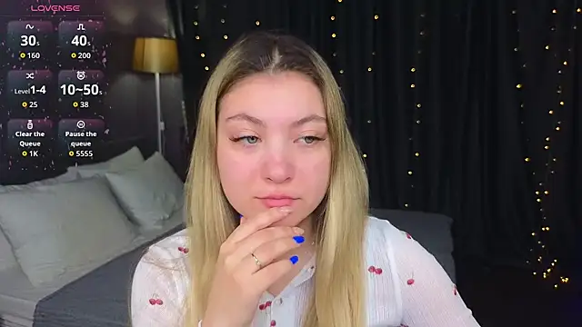 Angel  Grace online show from March 18, 2026, 12:03 am