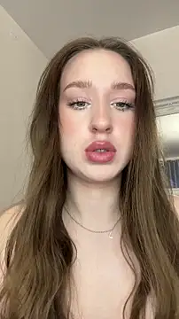 cuteeyesbaby online show from March 8, 2026, 3:10 am